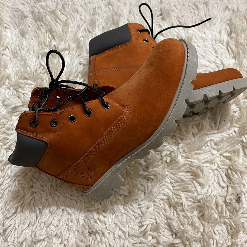 Juniors Premium Timberland Boots Sz. 6